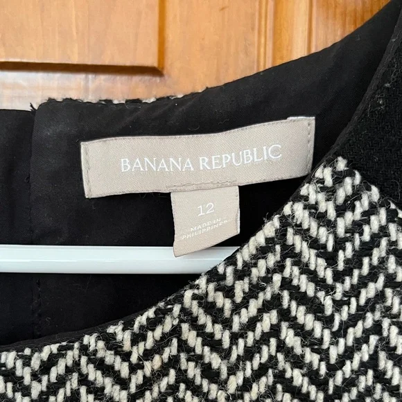 Banana Republic Black and White Patterned Mini Dress business - Picture 2 of 6
